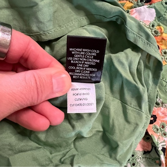 Torrid Green Floral Babydoll Eyelet Tiered Sleeveless Top size 0 - Picture 8 of 10